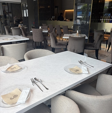 パフェBAR &VIGO アンドヴィーゴ 築地店の雰囲気1