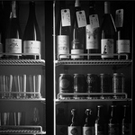 お好みのお酒はセルフで選んでお食事に相性の合うセレクトを