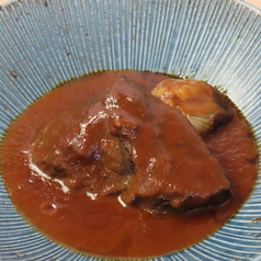 牛スネ肉赤ワイン煮込の写真