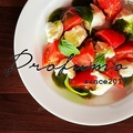 料理メニュー写真&nbsp;久遠トマトとモッツァレラチーズのカプリ風 バジルのソース