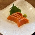 料理メニュー写真&nbsp;サーモン刺し