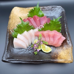 まぐろの刺身三種盛り合わせ