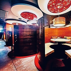 カップル半個室2～4名様！プライベート利用も◎カップルシートは金山でデートに大人気★2名様から大型宴会まで幅広くご対応いたします♪リーズナブルな飲み放題＆お料理付きコースを用意しております♪金山での女子会や合コンなどに大人気のコース多数！