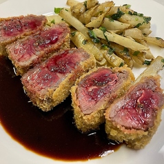 肉汁を衣に閉じ込めた旨味をビフカツで♪ジューシーな国産牛フィレ肉を使用したビフカツをご賞味あれ！の写真