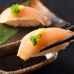 地鶏むね肉・ささみ・こころ等おすすめの部位を刺身・ヅケ・炙り・ポン酢等でお召し上がり下さい。