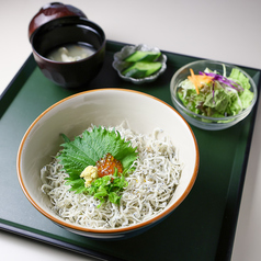 10食限定◎まさき漁港の朝どれしらすボールをご堪能♪の写真