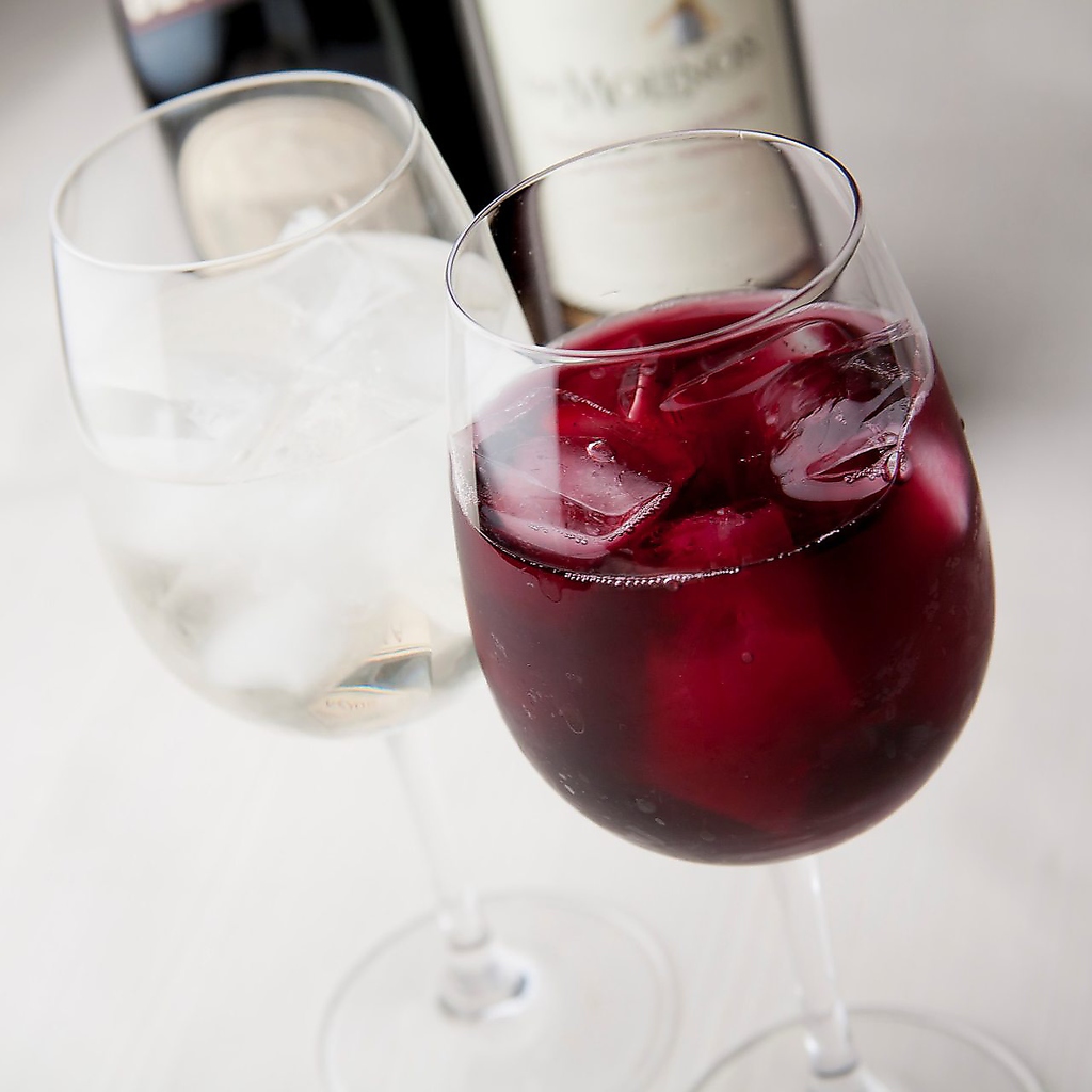 どのお料理にもワインとの相性は最高に抜群です！びすとろ家自慢の料理とご一緒にご堪能下さいませ♪