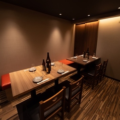 2名様でふらっと立ち寄れるお席になっています♪感染予防対策として、入店時に検温(を実施しております。体温が37.5度以上お客様のご来店をお断りさせて頂いております。店内のアルコール消毒・換気も行い従業員のマスク着用も徹底しております。安心してご利用ください！