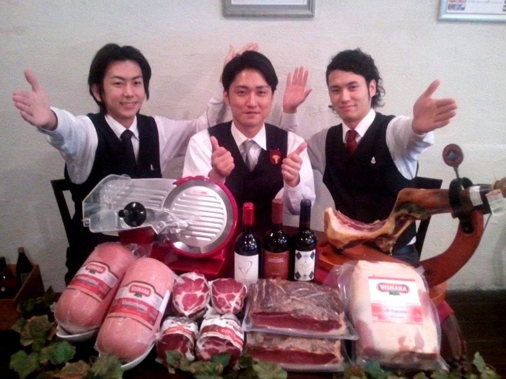 各種イタリア産生ハムございます！お気軽におすすめを聞いてみて♪