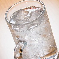 飲みごたえ抜群のでんがな名物の「どでかシリーズ」!!