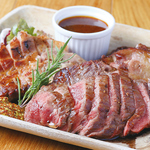 お肉のグリルをはじめ、本格バルメニューが充実！