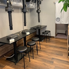 2名席を2つご用意しております。