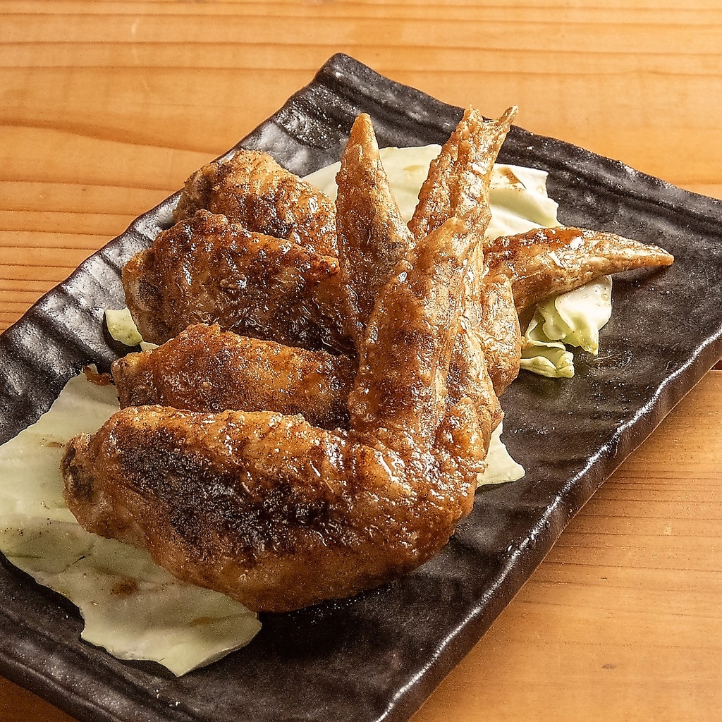 本気の大ちゃん名物【本気の手羽先】はお酒との相性も抜群◎ぜひご堪能ください！