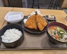 日替わりランチ　豚汁大ごはん+生卵　おかわり自由
