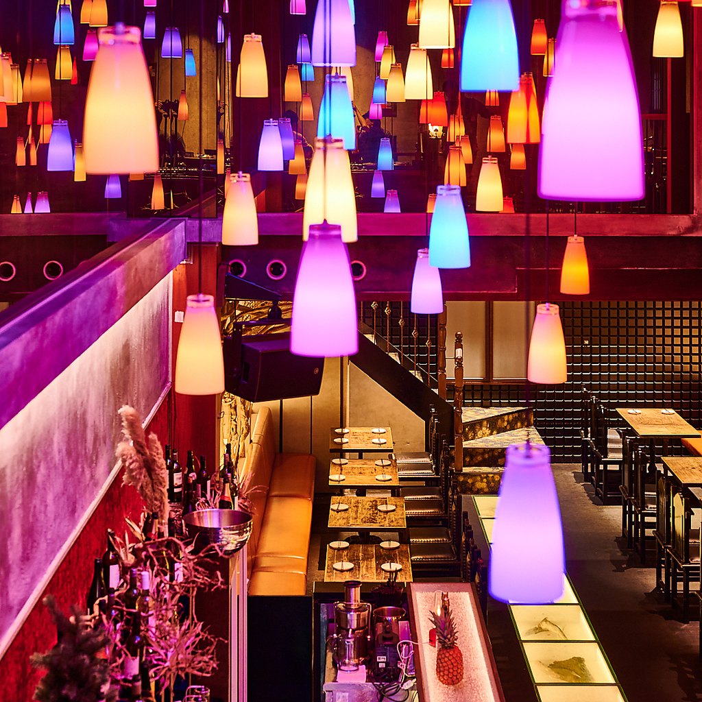 デザイナー監修の神秘的空間に一目惚れ！和洋折衷な空間はシーンに併せてお楽しみいただけます♪