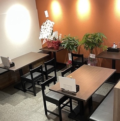 4名様用テーブル席ございます。