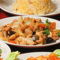 料理メニュー写真 鶏肉辛子炒め(豆板醤だれ)/鶏肉とカシューナッツ炒め