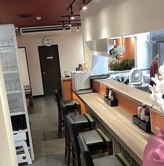 カウンター席ございます。