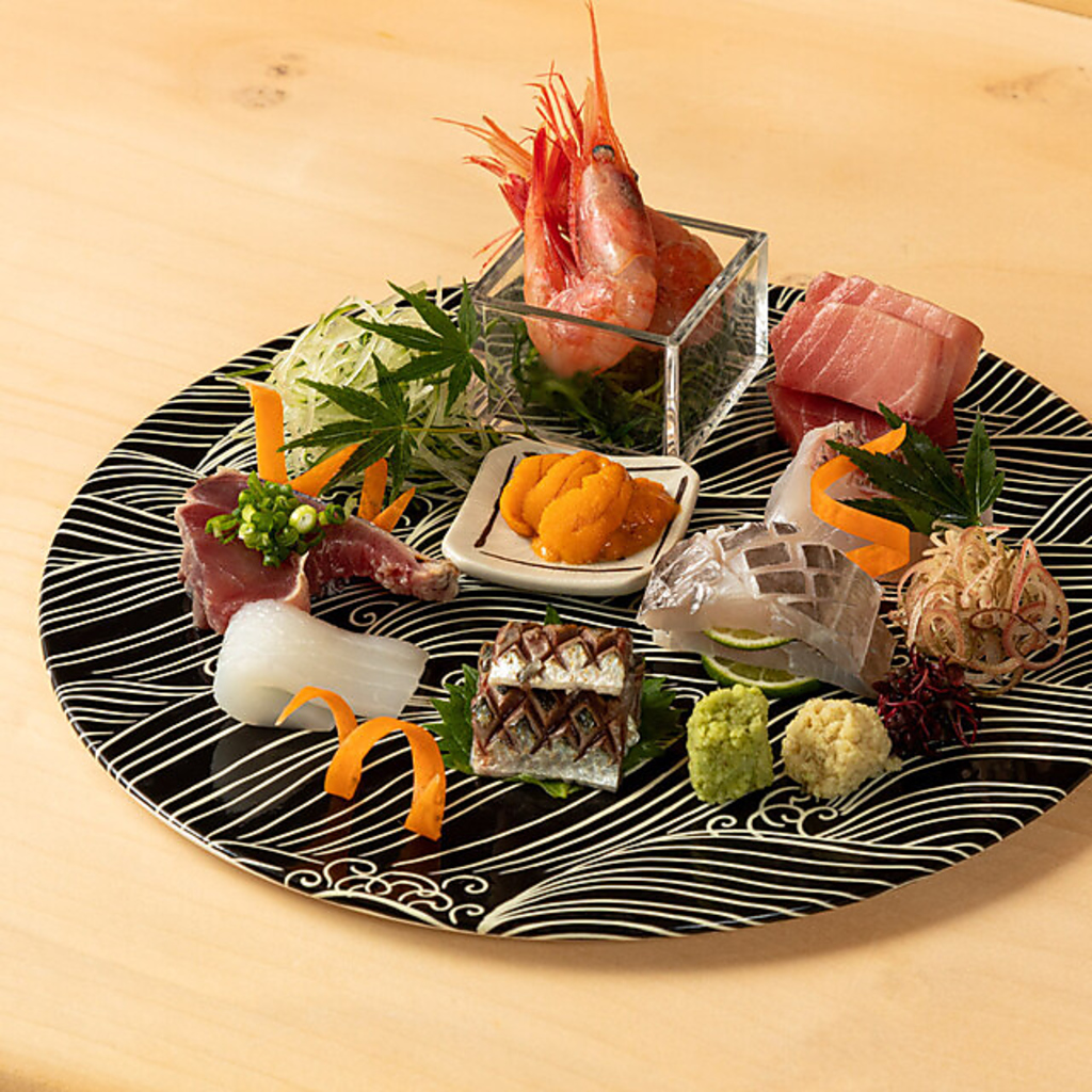 本日のお刺身盛り合わせ 1,650円｜季節の鮮魚5品～6品一人前～ご注文いただけます。