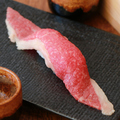 料理メニュー写真 【肉寿司】黒毛和牛の肉寿司（2貫）