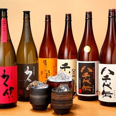 厳選地酒や焼酎を多数取り揃え自慢のとり料理と一緒に