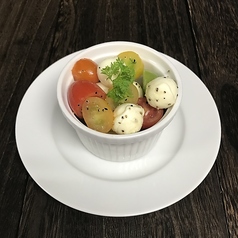 カラフルトマトとモッツァレラのカプレーゼ