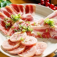 旨みのハーモニーを楽しめる肉好き必見の豪華盛り合わせ