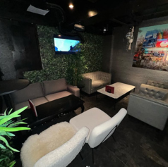 【飲み放題プランあり】ご友人同士や女子会等でお気軽にご歓談いただけるテーブルです。