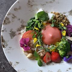 リースサラダ ミネラルドレッシング 苺とホワイトバルサミコのサイフォン