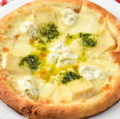 4種チーズのフォルマッジピッツァ
