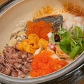 料理メニュー写真 海鮮の釜飯「極」
