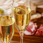 ビールをはじめ、カクテル、ハイボールなど様々なお酒をご提供。宴会には飲み放題がおすすめです☆