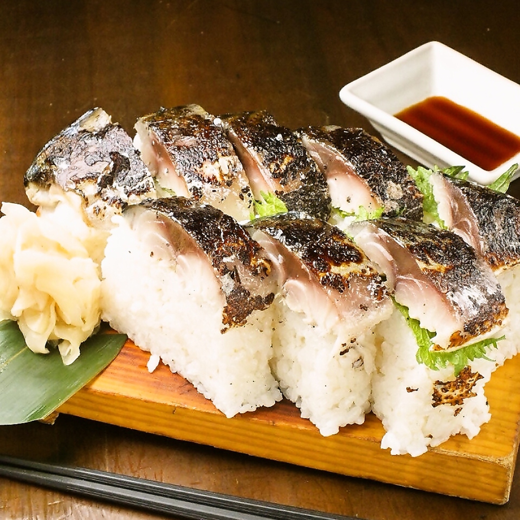 〆にオススメのサバ棒寿司★八戸前沖サバを使用しております。脂が乗っており美味！！