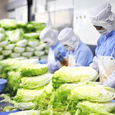 【お客様に喜んで満足して頂けるようこだわりのある料理】1. 厳選した素材で安心をお届けいたします。／2. 心を込めた手作り、20年以上の熟練調理員が塩漬け、塗り込みをひとつひとう丁寧に手作業で行っています。／3. &nbsp;伝統をいかしながら新しい味を追求して参ります。〔神戸 名谷 韓国料理 飲み放題 宴会 ランチ 昼飲み〕