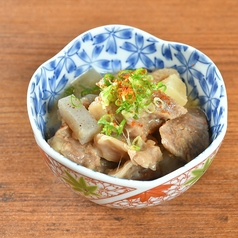 牛すじ煮込み/出汁巻き 九条ネギ餡掛け/蟹みそ大根　各