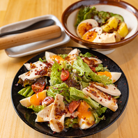 焼き鳥だけじゃない！前菜から〆まで隙のない一品料理