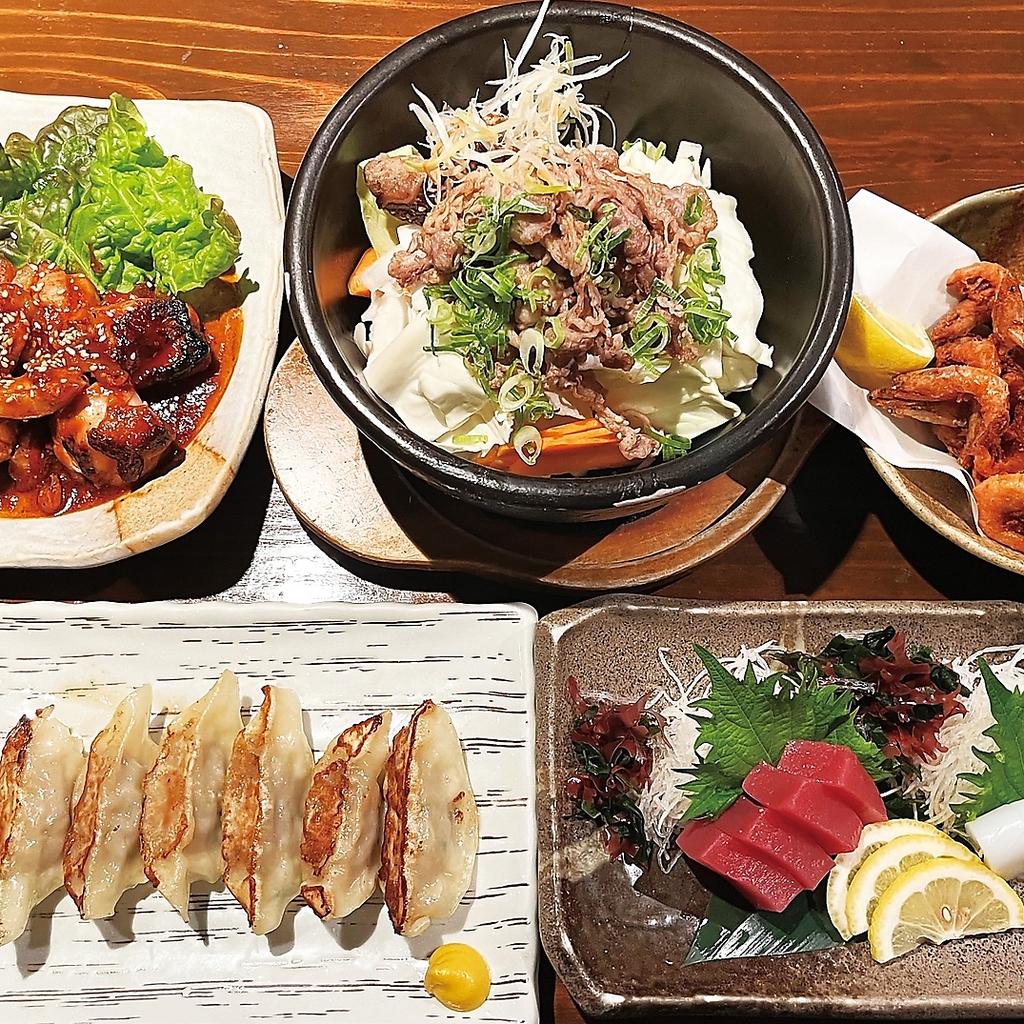 茶家茶家の人気の高いプルコギコースは、お一人様2750円(税込)。各コース飲み放題を付けられます。