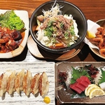 茶家茶家の人気の高いプルコギコースは、お一人様2750円(税込)。各コース飲み放題を付けられます。