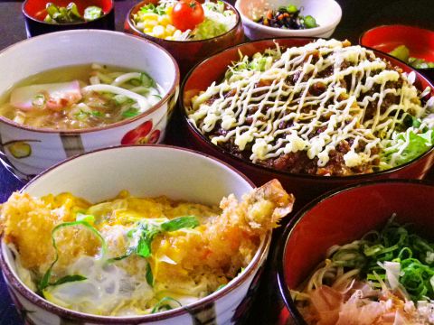 福井駅徒歩3分！ボリューム満点で大満足♪名物ソースかつ丼やセットメニューが人気。