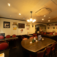 モーニングやランチを囲みながら、ご友人やご家族とゆったりとした時間を、お過ごしいただけます。