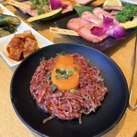 肉に合わせた自家製焼肉ダレで味を引き立てます提供中！
