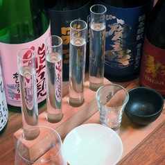 日本酒は季節のものを。飲み比べのご用意もございます。