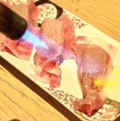 佐賀黒毛和牛の炙り肉寿司(3貫)