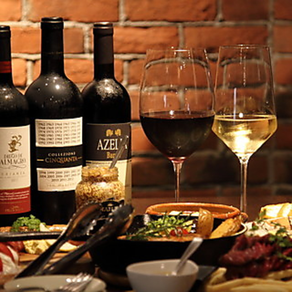 旨味たっぷりのこだわりお肉とワインのマリアージュを楽しめる当店。前橋駅徒歩5分とアクセス抜群◎