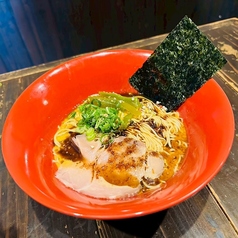 黒マー油豚骨らぁめん