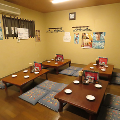 30名まで座れるお座敷個室。足をくずしてゆったりご飲食を楽しめます。この季節には歓送迎会などの会社宴会にもおすすめ★大人数の宴会に最適のお部屋です!