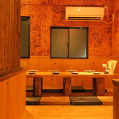 木目調のテーブルでほっこり♪