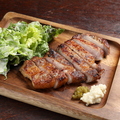 料理メニュー写真&nbsp;はぎちくポークロースの炭焼きステーキ