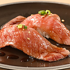 和牛の握りや手間暇かけて煮込んだユッケジャンスープ