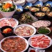 当店では、お得な焼肉と飲み放題が楽しめる定番コースから、A5仙台牛や贅沢土鍋ごはんが付いた極上コースまで、多彩なメニューをご用意しています。特別な日やカジュアルな集まりなど、シーンに応じてさまざまなコースをお楽しみいただけます。ぜひ、当店のコースメニューで、楽しいひとときをお過ごしください!